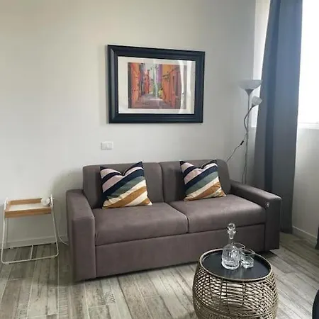 Urban Retreat Metro -700m Διαμέρισμα *